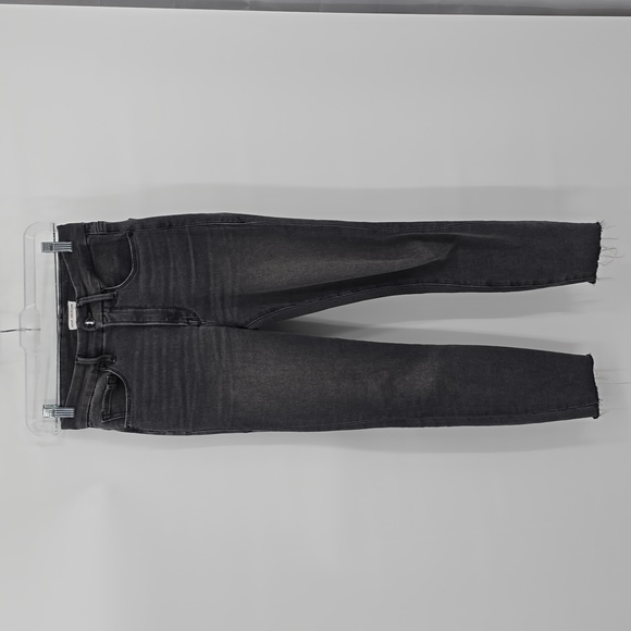 Good American Good Curve Skinny Cropped Raw Hem Womens Jean's Gray Size 4/27 - Picture 1 of 8